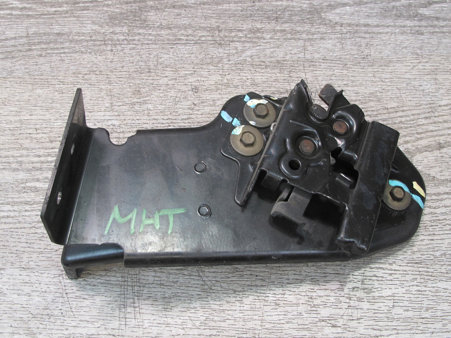 2003-2007 Hummer H2 Front Hood Bonnet Lock Latch W/ Bracket