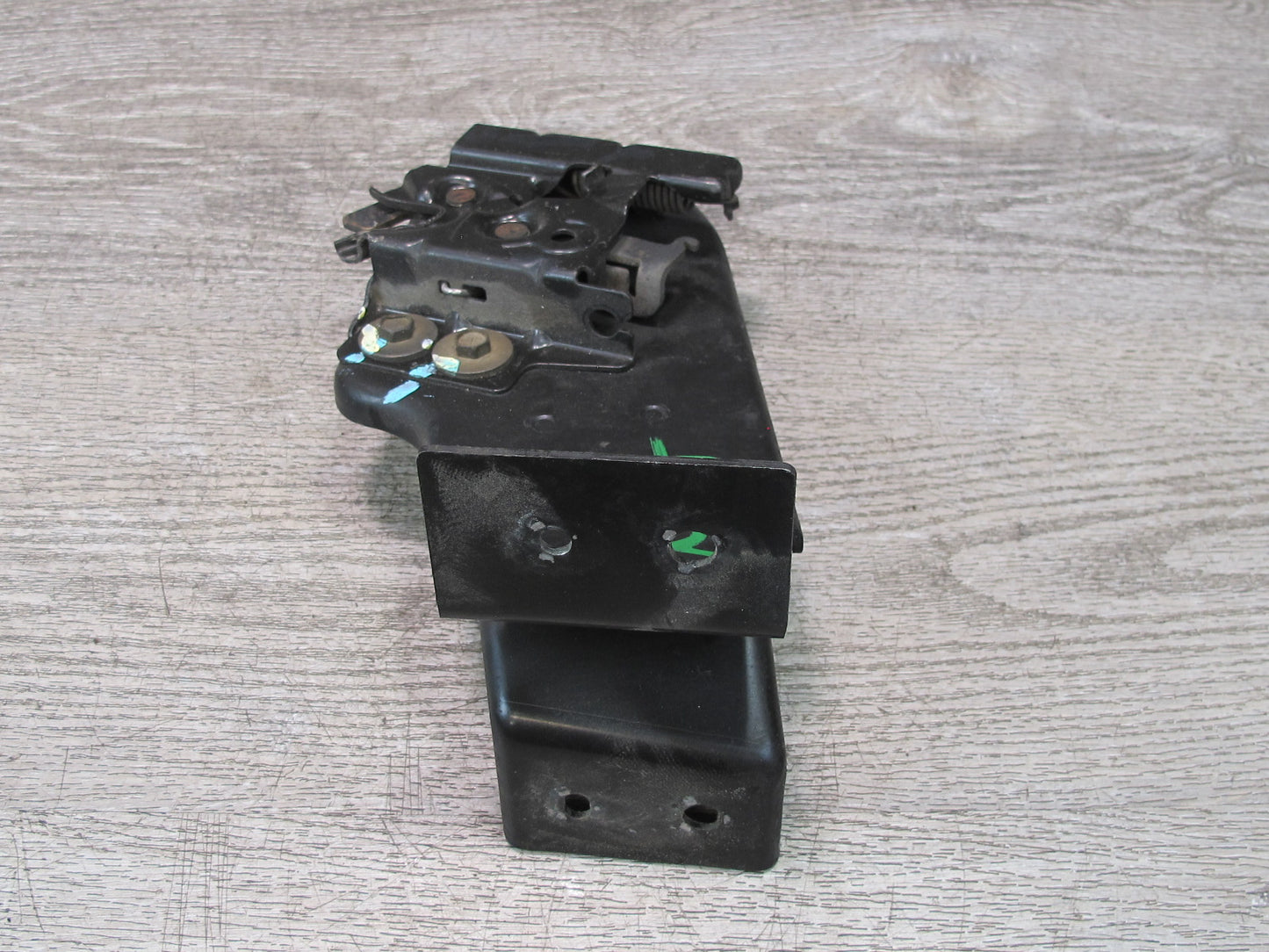 2003-2007 Hummer H2 Front Hood Bonnet Lock Latch W/ Bracket