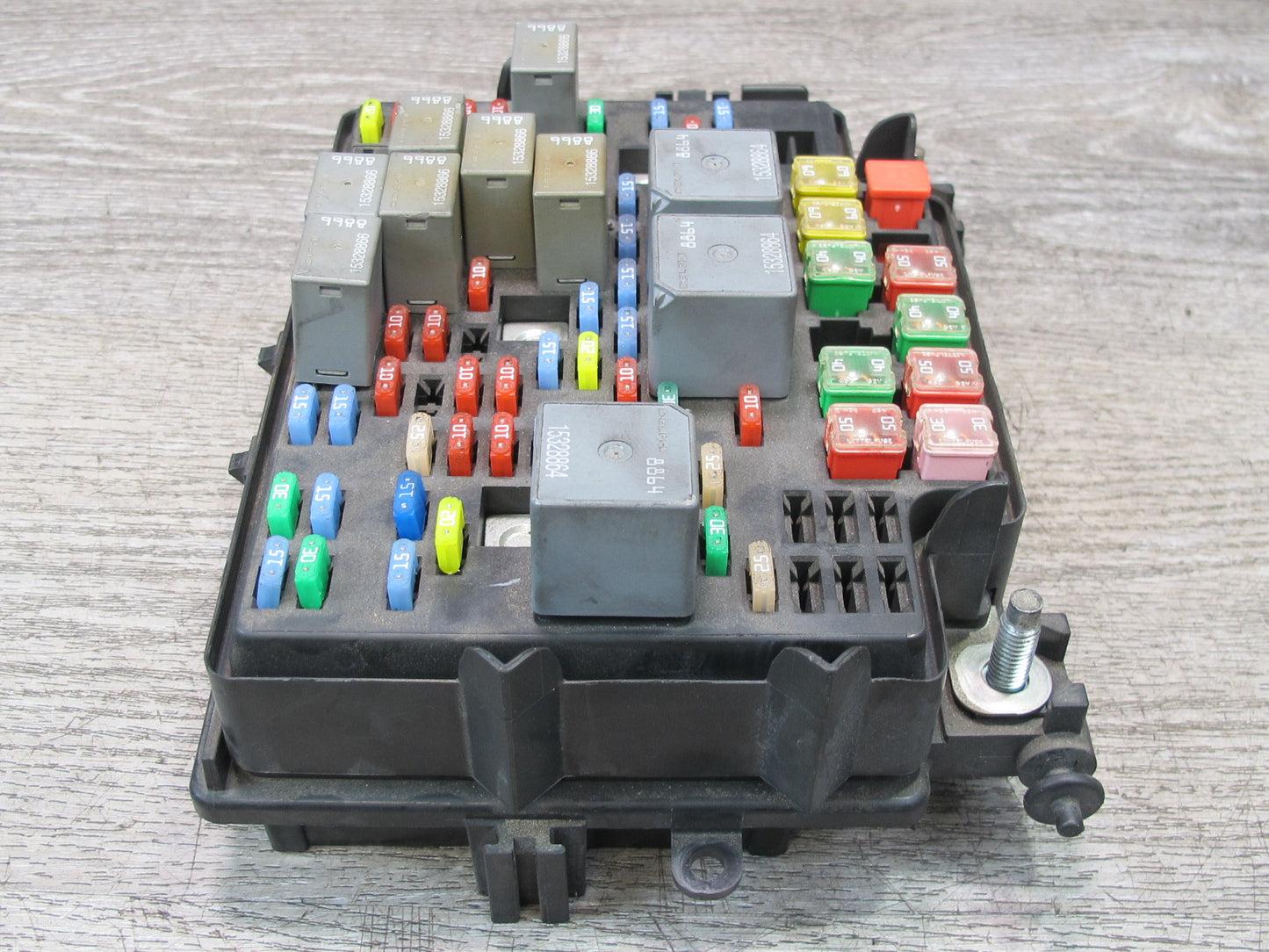 2004-2006 Hummer H2 Engine Fuse Relay Junction Box Block Assembly