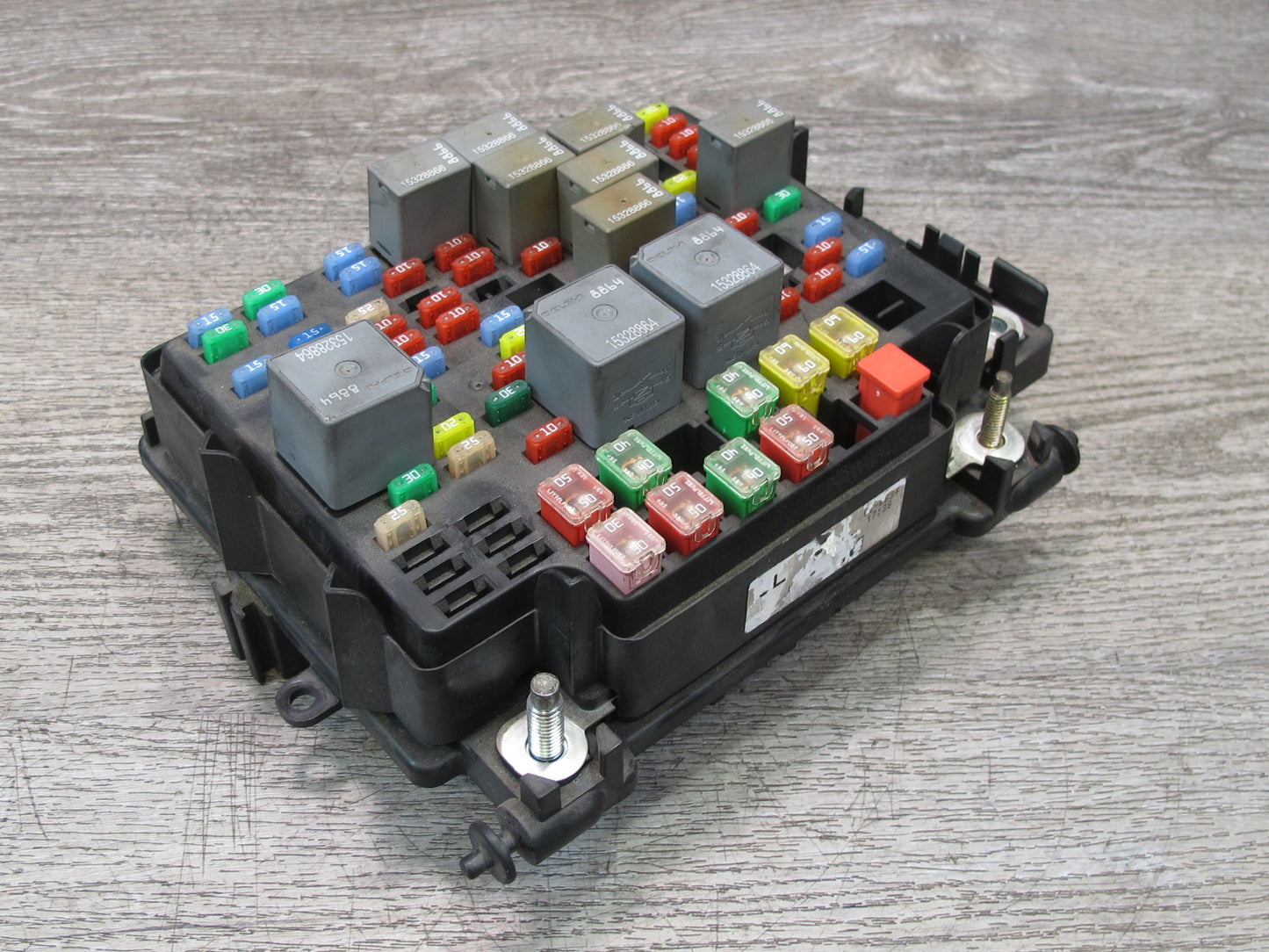 2004-2006 Hummer H2 Engine Fuse Relay Junction Box Block Assembly