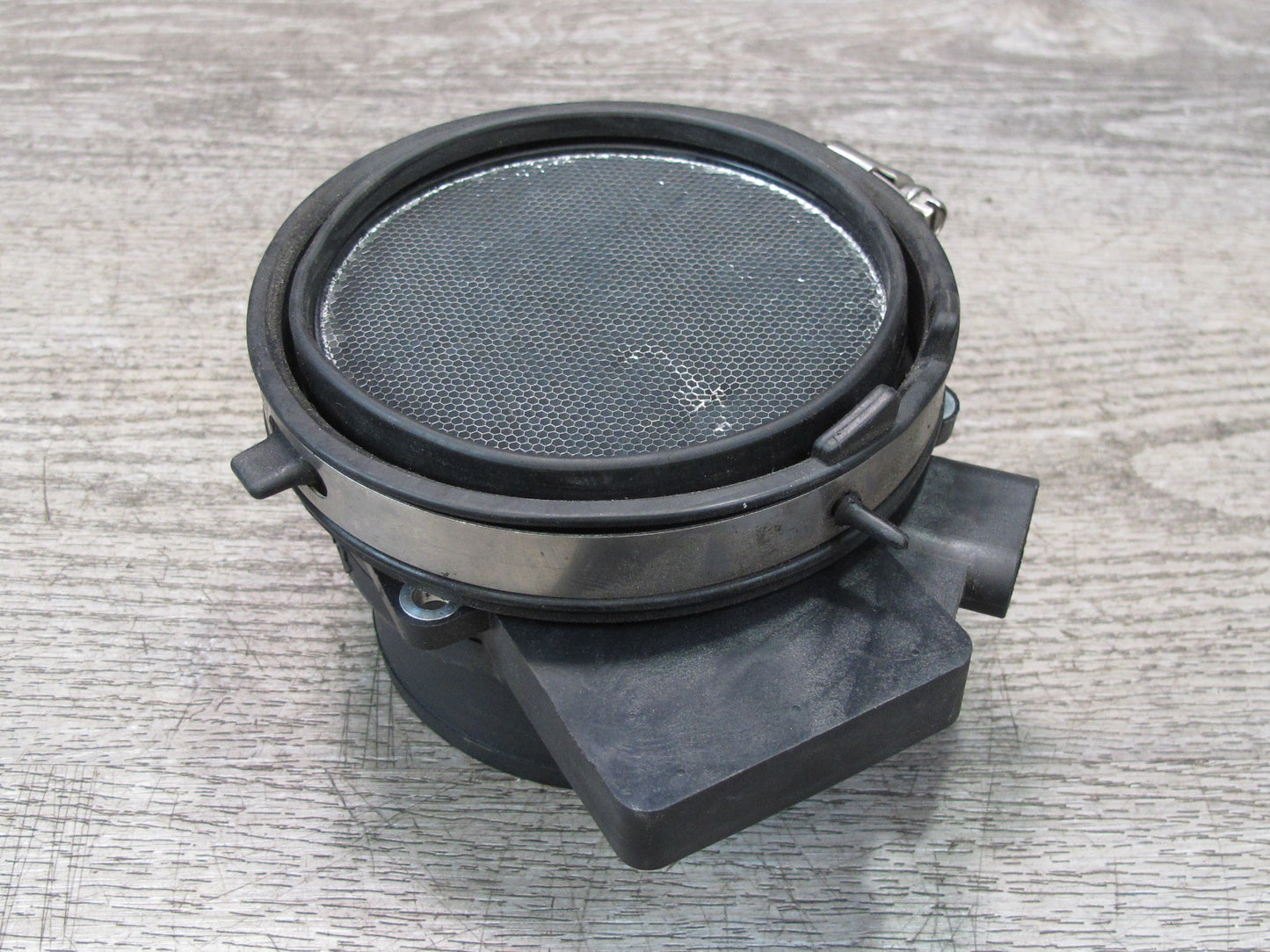 2003-2007 Hummer H2 Air Intake Mass Air Flow Meter MAF Sensor