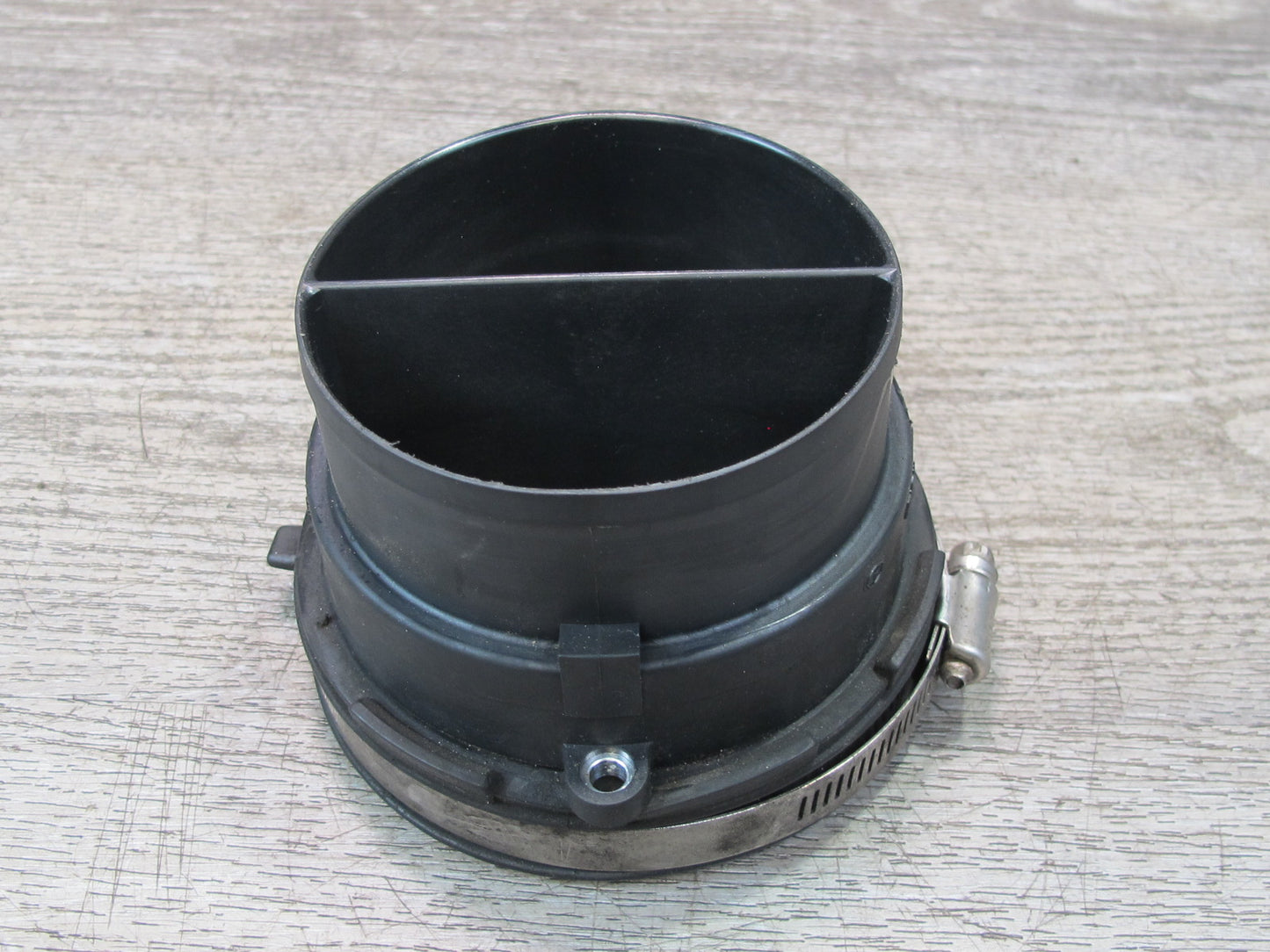 2003-2007 Hummer H2 Air Intake Mass Air Flow Meter MAF Sensor