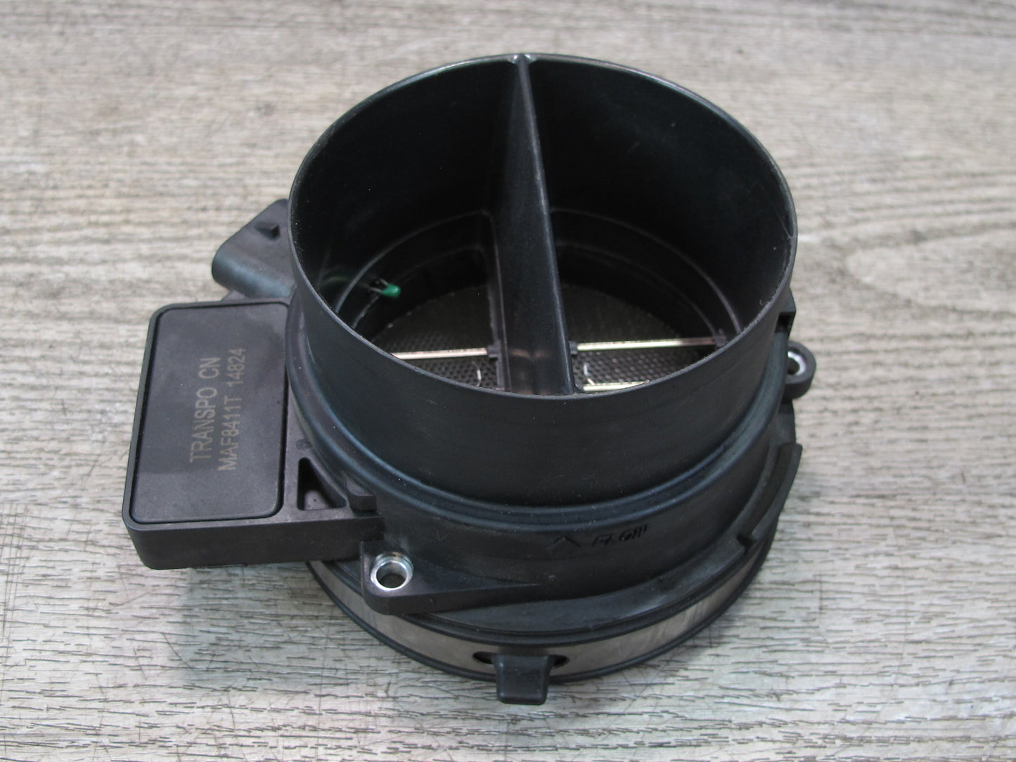 2003-2007 Hummer H2 Air Intake Mass Air Flow Meter MAF Sensor