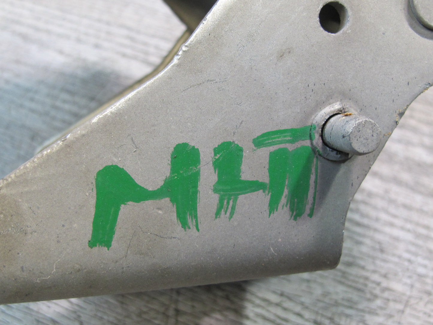 2003-2009 Hummer H2 Front Right & Left Side Hood Bonnet Hinge Support Set