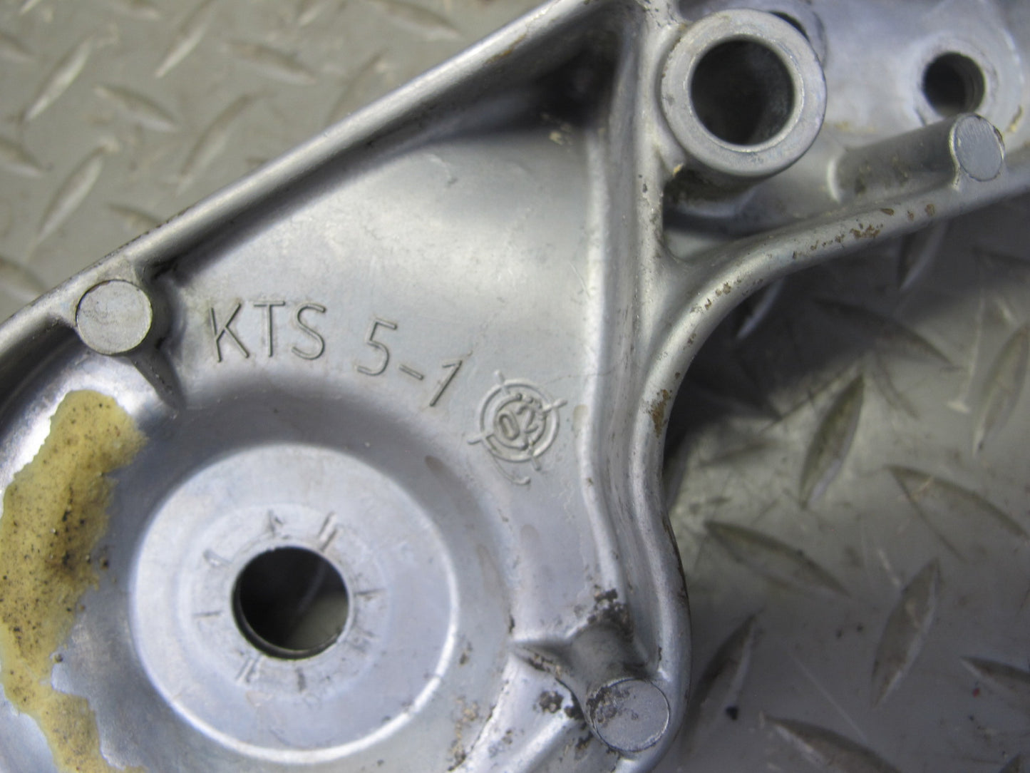 01-06 BMW E46 330ci Rear Differential Crossmember Push Rod 1094421 OEM