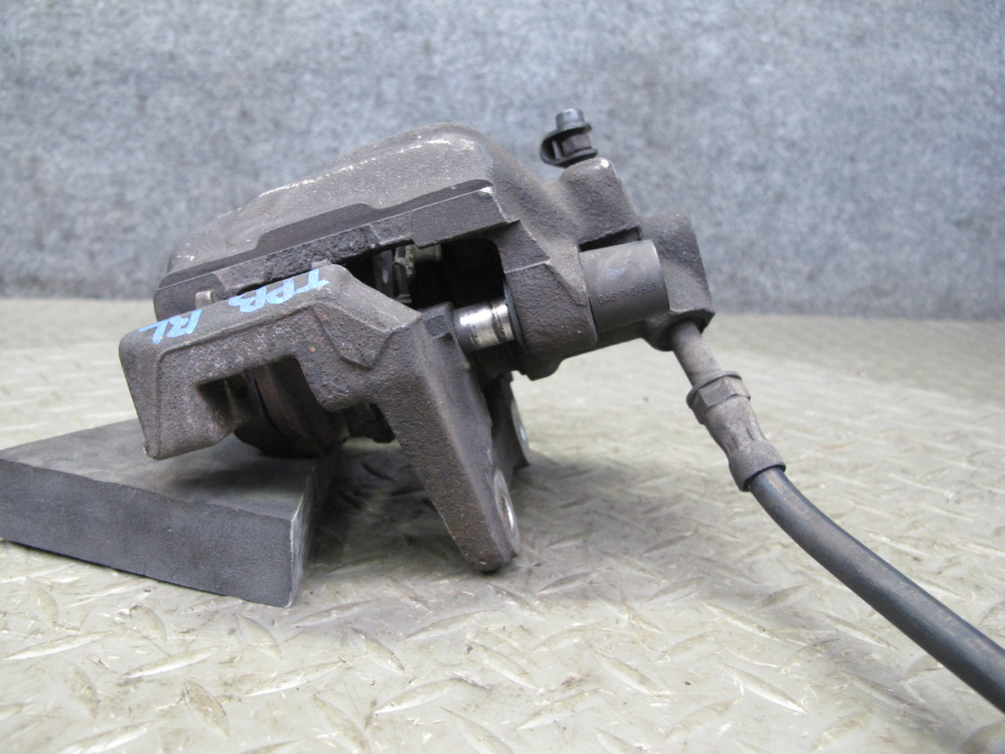 01-06 BMW E46 330i 330Ci RWD Set of 2 Rear Left & Right Brake Caliper OEM