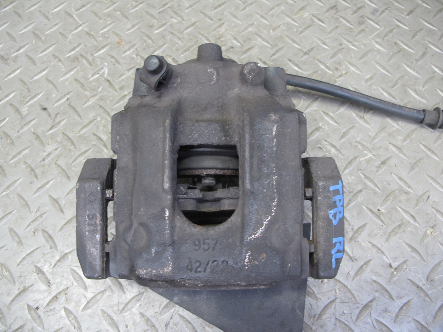 01-06 BMW E46 330i 330Ci RWD Set of 2 Rear Left & Right Brake Caliper OEM