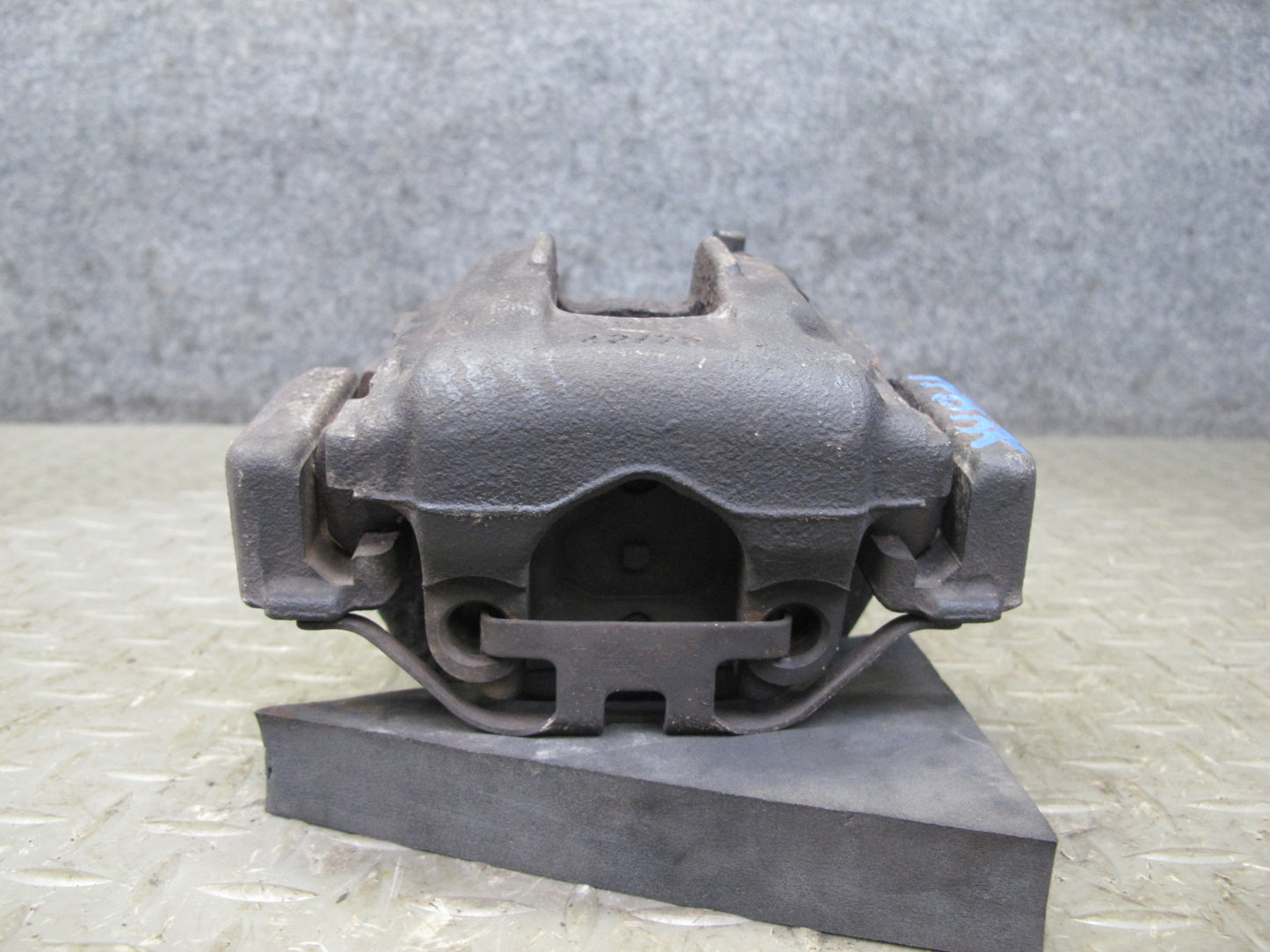 01-06 BMW E46 330i 330Ci RWD Set of 2 Rear Left & Right Brake Caliper OEM