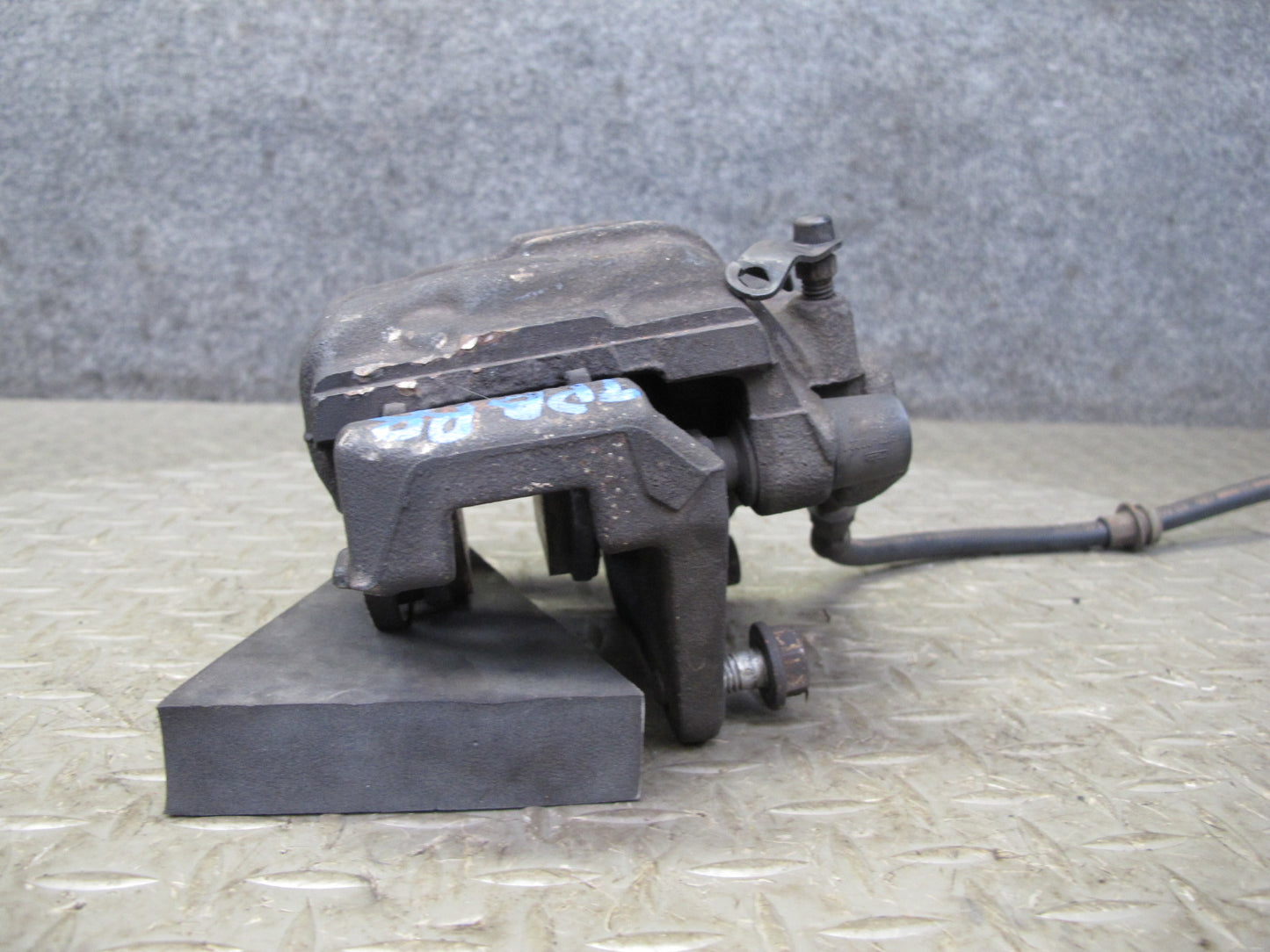 01-06 BMW E46 330i 330Ci RWD Set of 2 Rear Left & Right Brake Caliper OEM