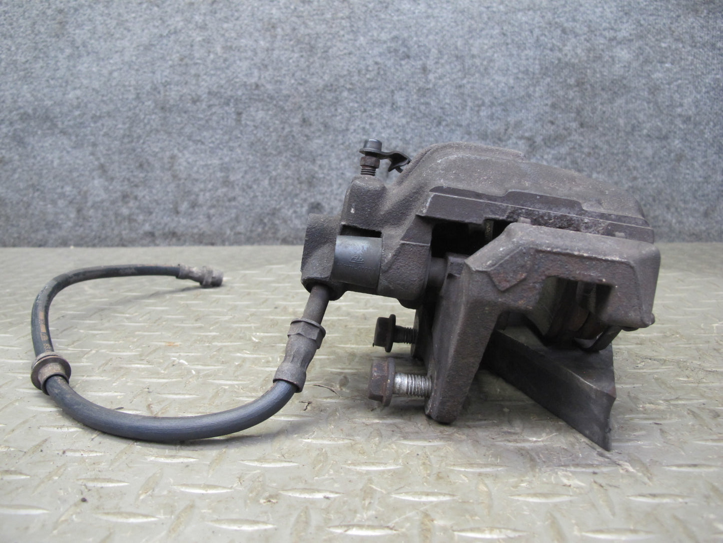 01-06 BMW E46 330i 330Ci RWD Set of 2 Rear Left & Right Brake Caliper OEM