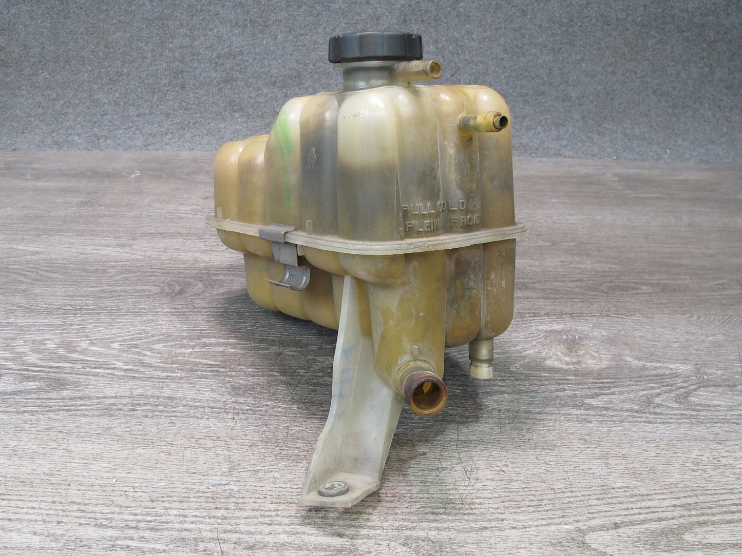 2008-2009 Hummer H2 Engine Coolant Expansion Overflow Reservoir Bottle Tank