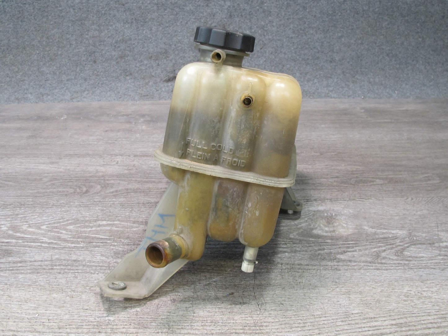 2008-2009 Hummer H2 Engine Coolant Expansion Overflow Reservoir Bottle Tank