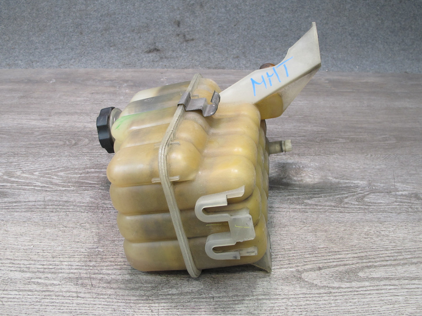 2008-2009 Hummer H2 Engine Coolant Expansion Overflow Reservoir Bottle Tank