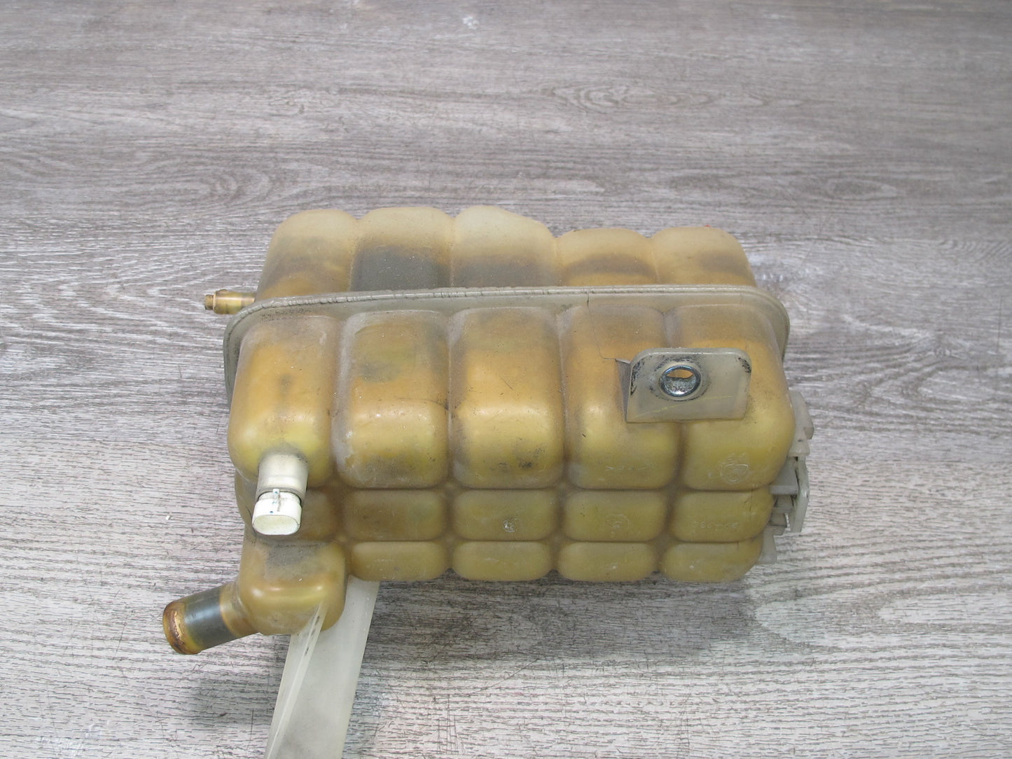 2008-2009 Hummer H2 Engine Coolant Expansion Overflow Reservoir Bottle Tank