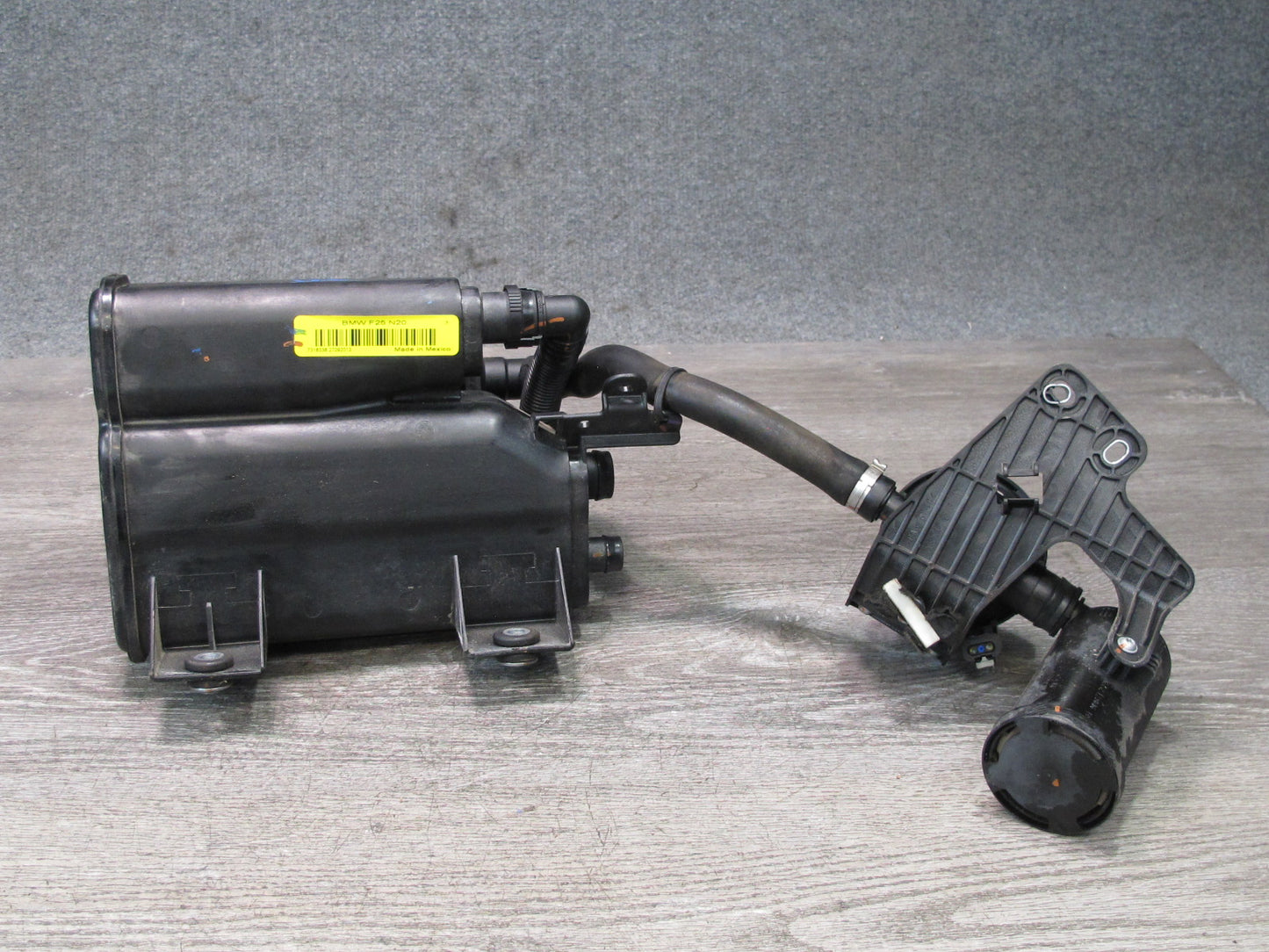 13-17 BMW F25 X3 2.0L N20 Fuel Evap Vapor Charcoal Canister w Filter 7293757 OEM