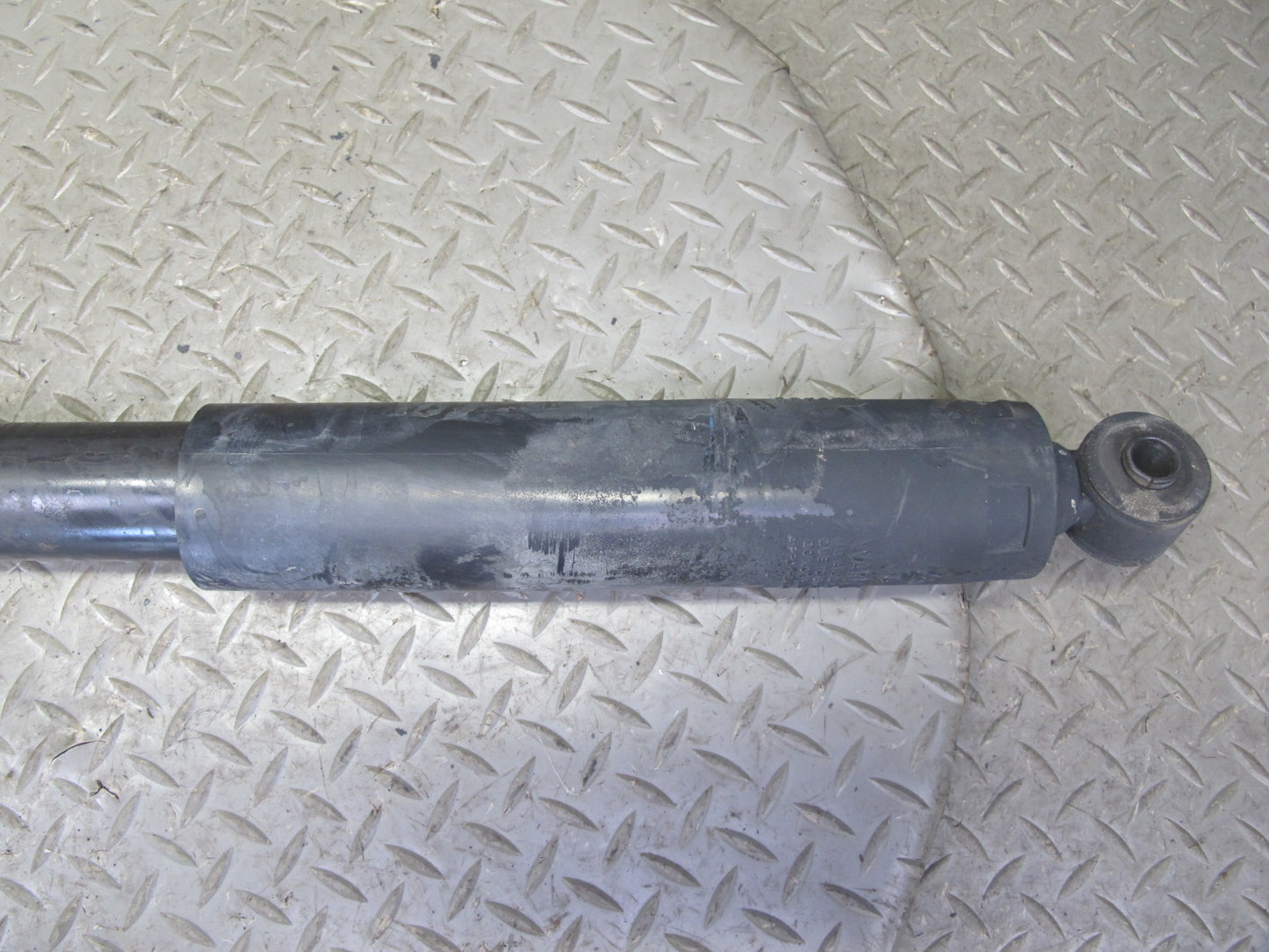 2003-2009 Hummer H2 Rear Left & Right Side Strut Shock Absorber Set of 2