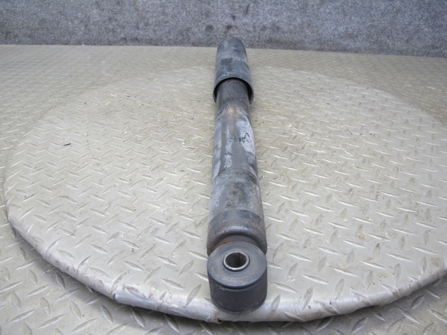 2003-2009 Hummer H2 Rear Left & Right Side Strut Shock Absorber Set of 2