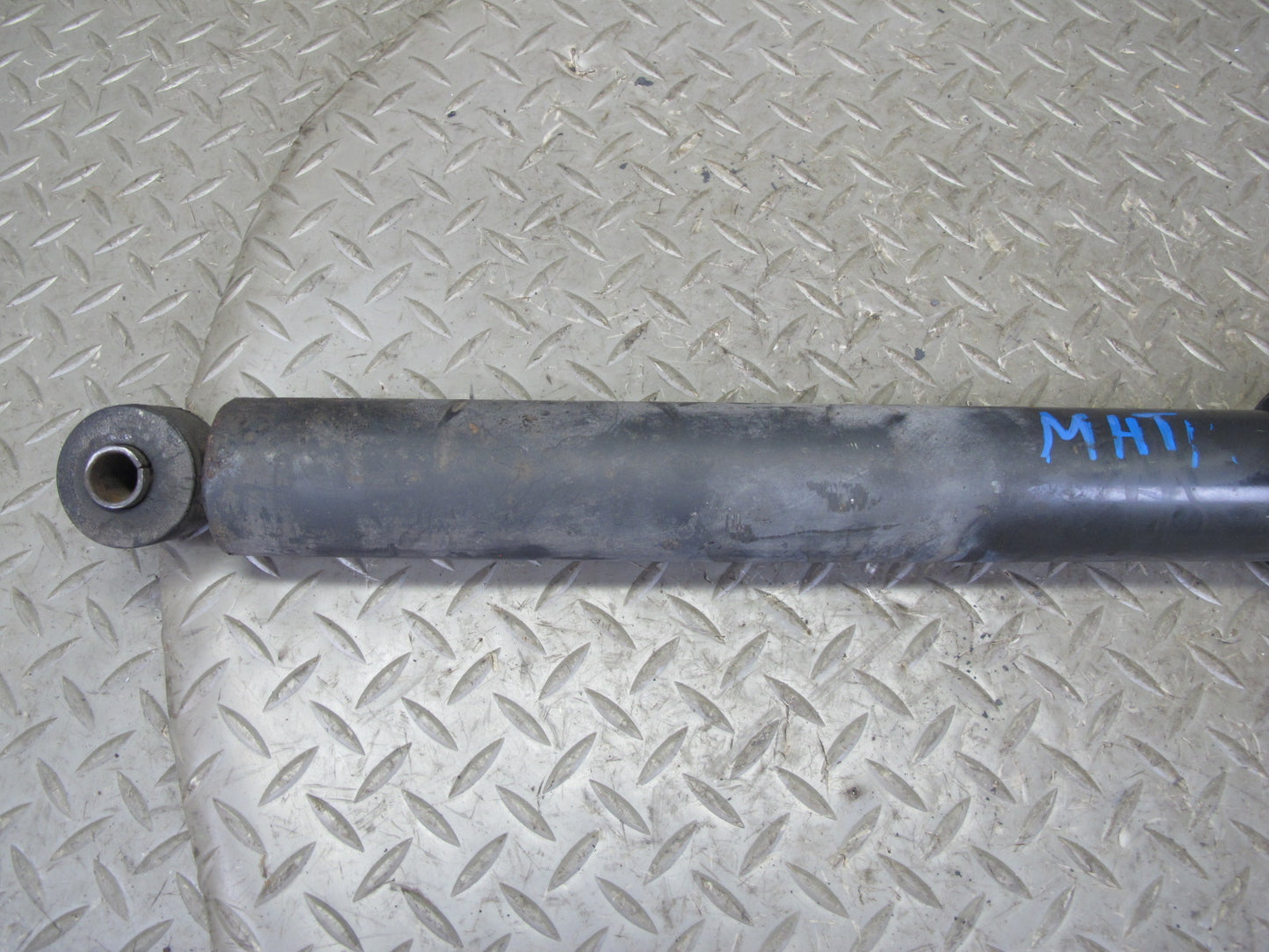 2003-2009 Hummer H2 Rear Left & Right Side Strut Shock Absorber Set of 2