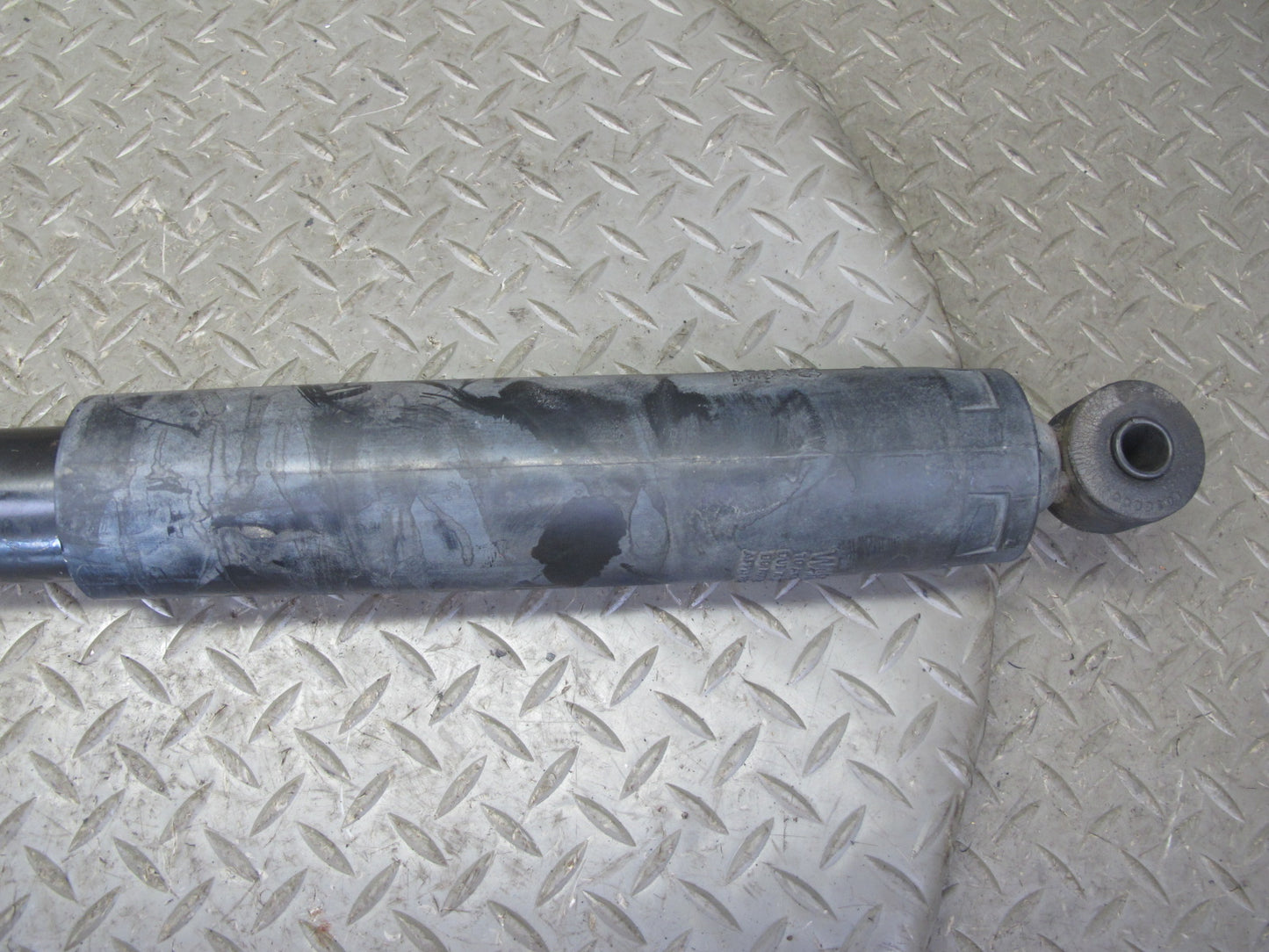 2003-2009 Hummer H2 Rear Left & Right Side Strut Shock Absorber Set of 2