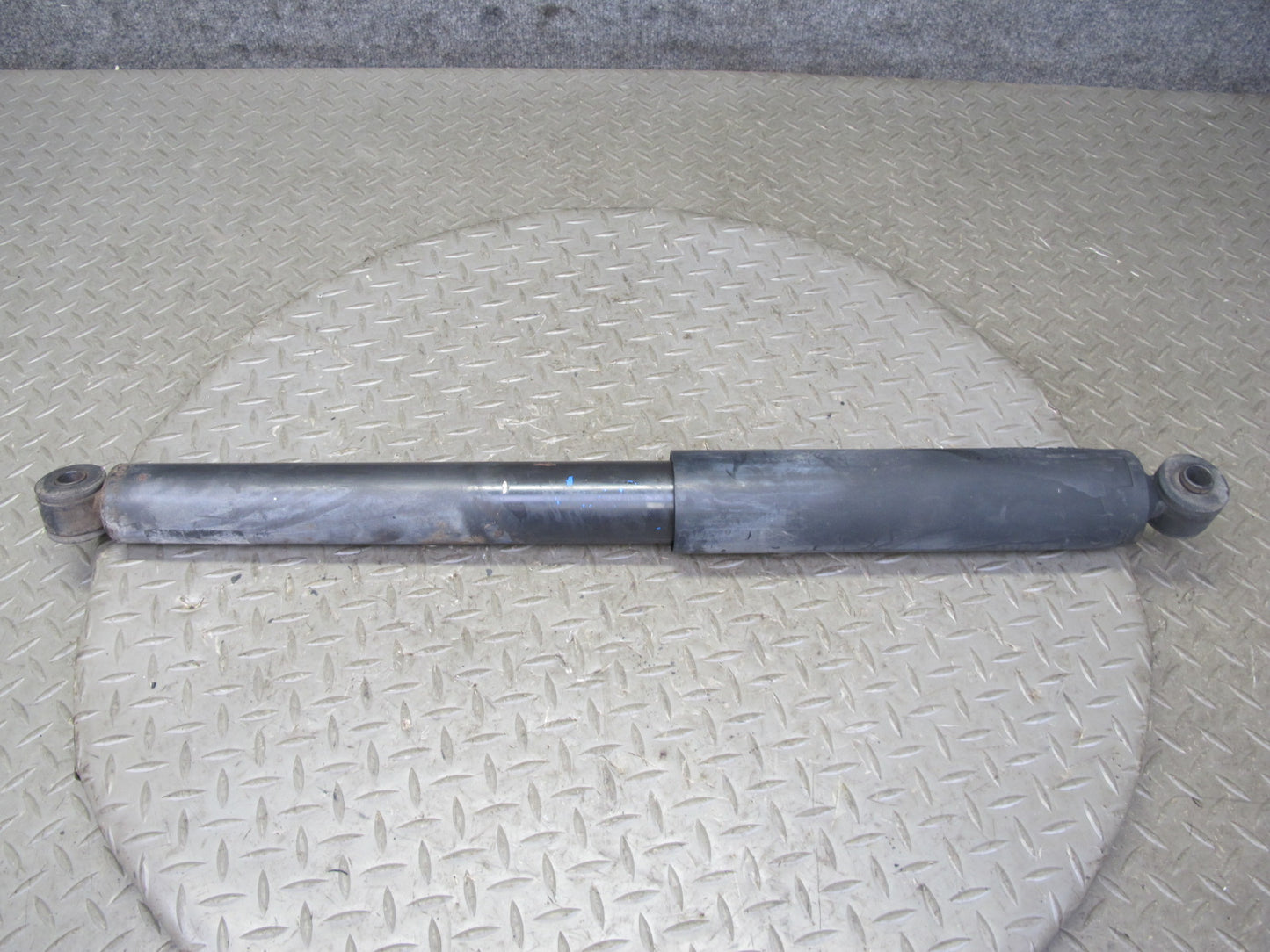 2003-2009 Hummer H2 Rear Left & Right Side Strut Shock Absorber Set of 2