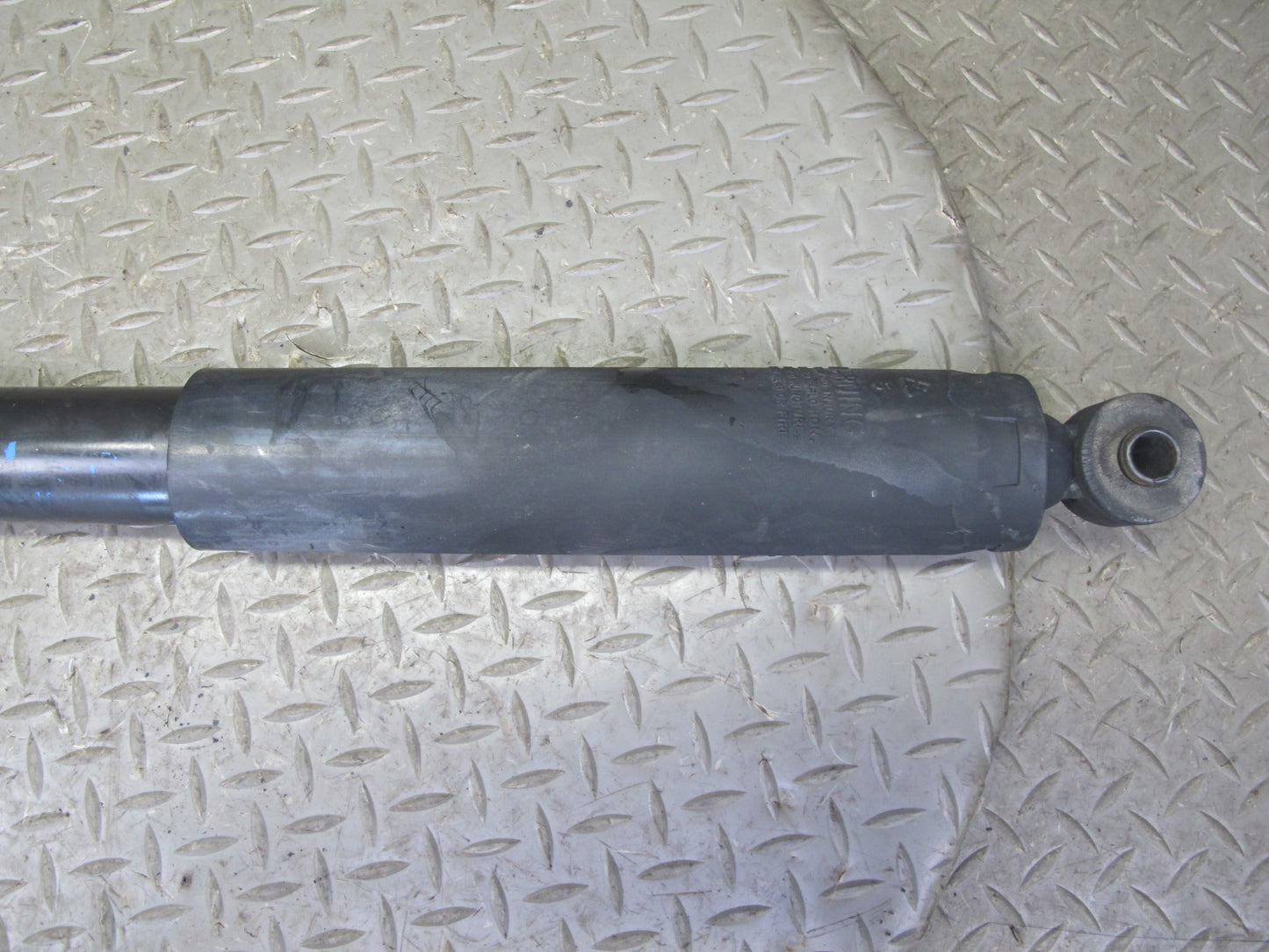 2003-2009 Hummer H2 Rear Left & Right Side Strut Shock Absorber Set of 2