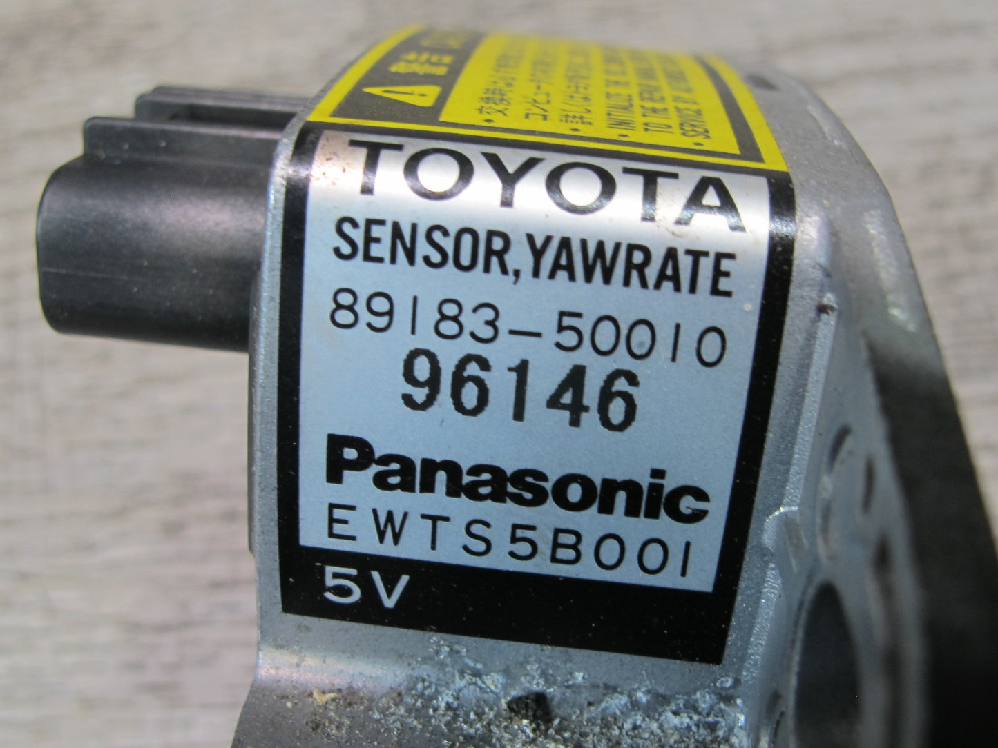 98-00 Lexus UCF20L LS400 YAW Turn Rate Sensor Module 89183-50010 OEM