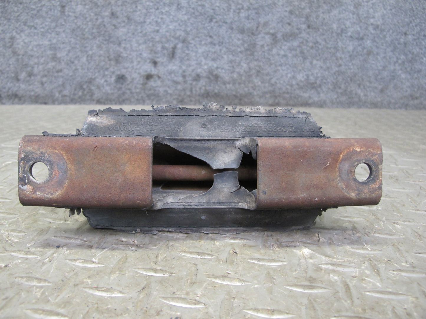 2003-2009 Hummer H2 Automatic Transmission Rear Support Mount Bracket