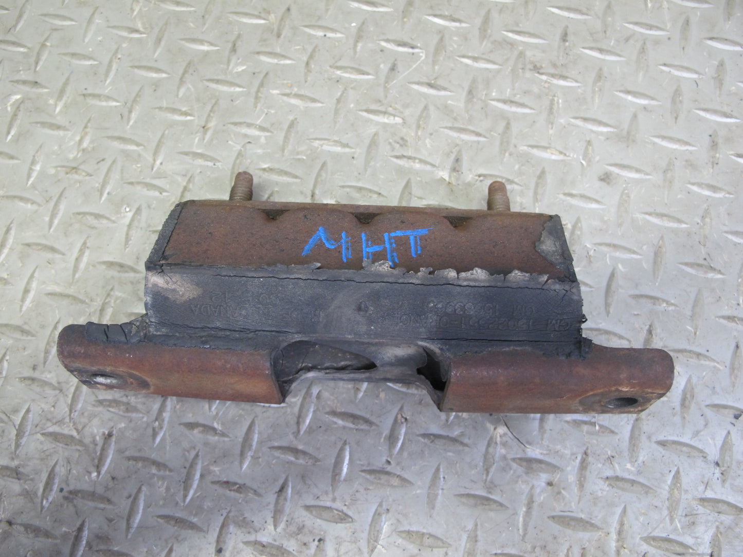 2003-2009 Hummer H2 Automatic Transmission Rear Support Mount Bracket