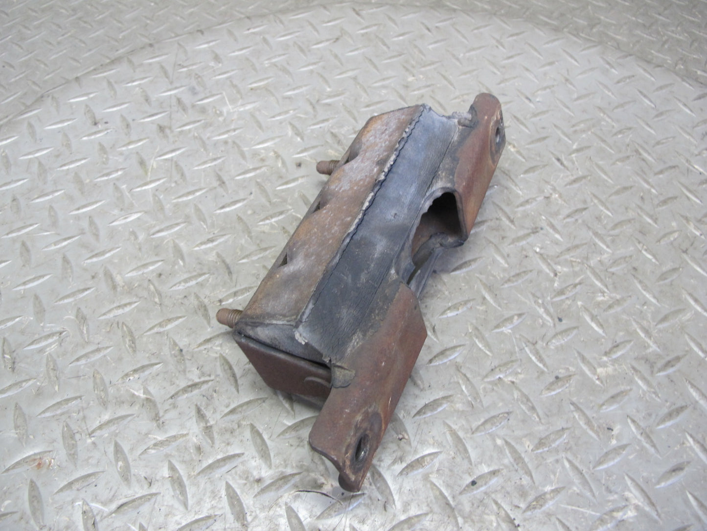 2003-2009 Hummer H2 Automatic Transmission Rear Support Mount Bracket