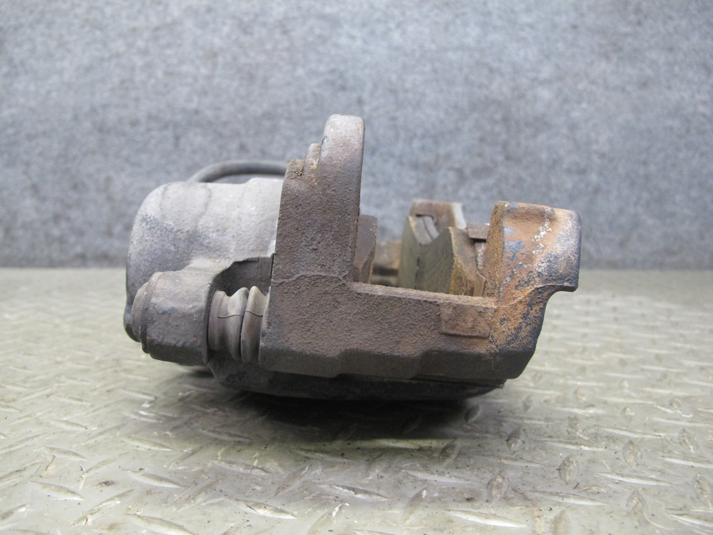 2003-2009 Hummer H2 AWD Rear Left & Right Side Brake Caliper Set of 2