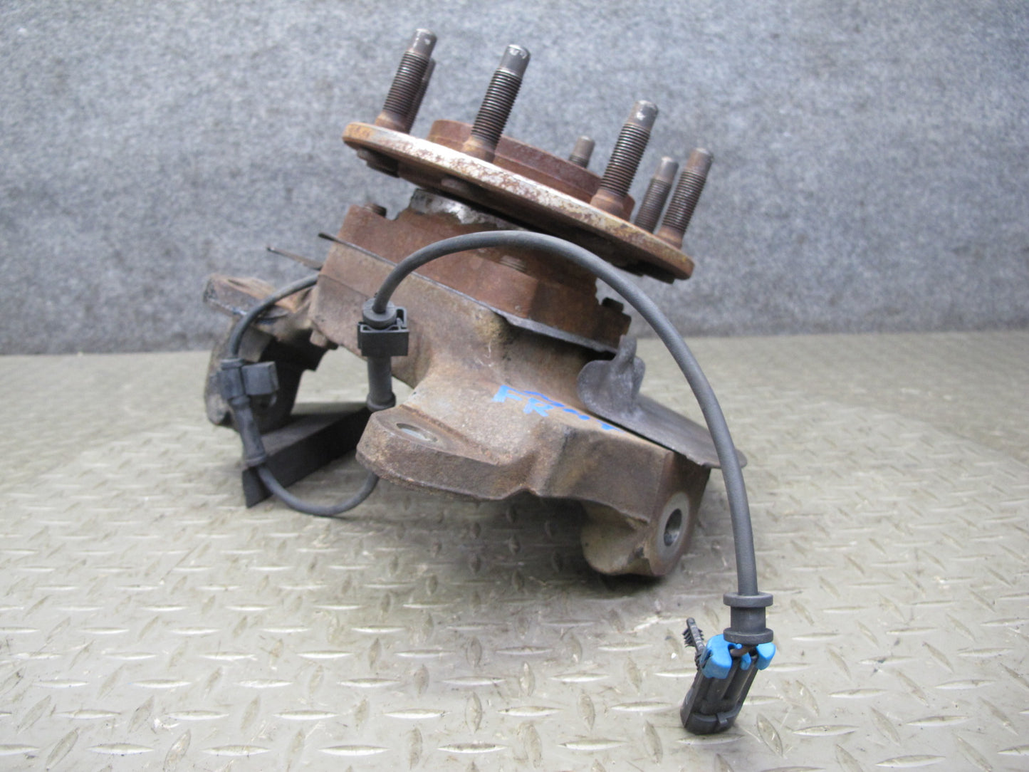 2003-2007 Hummer H2 Front Right Passenger Side Spindle Knuckle Wheel Hub