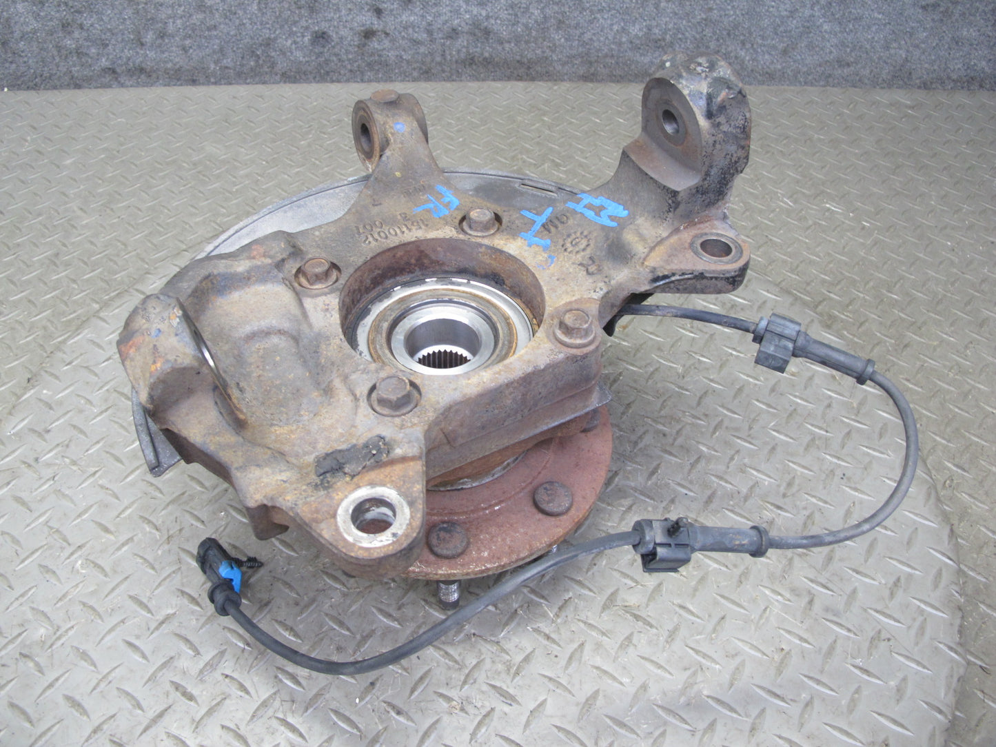 2003-2007 Hummer H2 Front Right Passenger Side Spindle Knuckle Wheel Hub