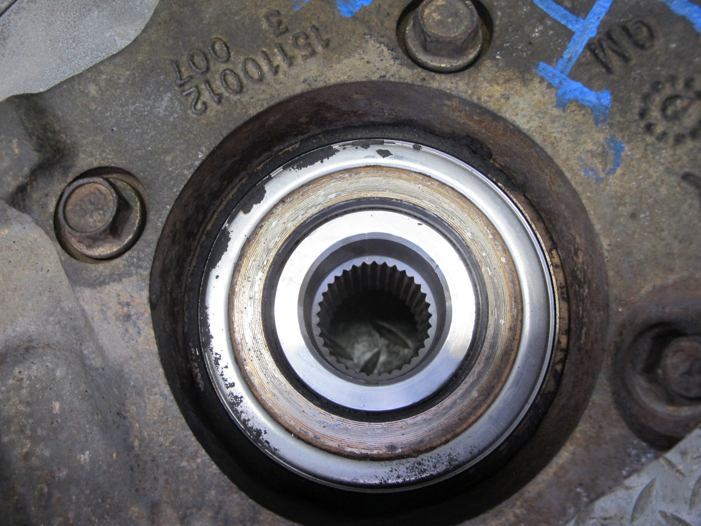 2003-2007 Hummer H2 Front Right Passenger Side Spindle Knuckle Wheel Hub