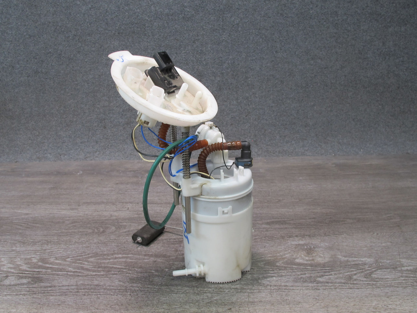 2014 BMW F25 X3 N20 Fuel Pump Level Sensor Assembly OEM