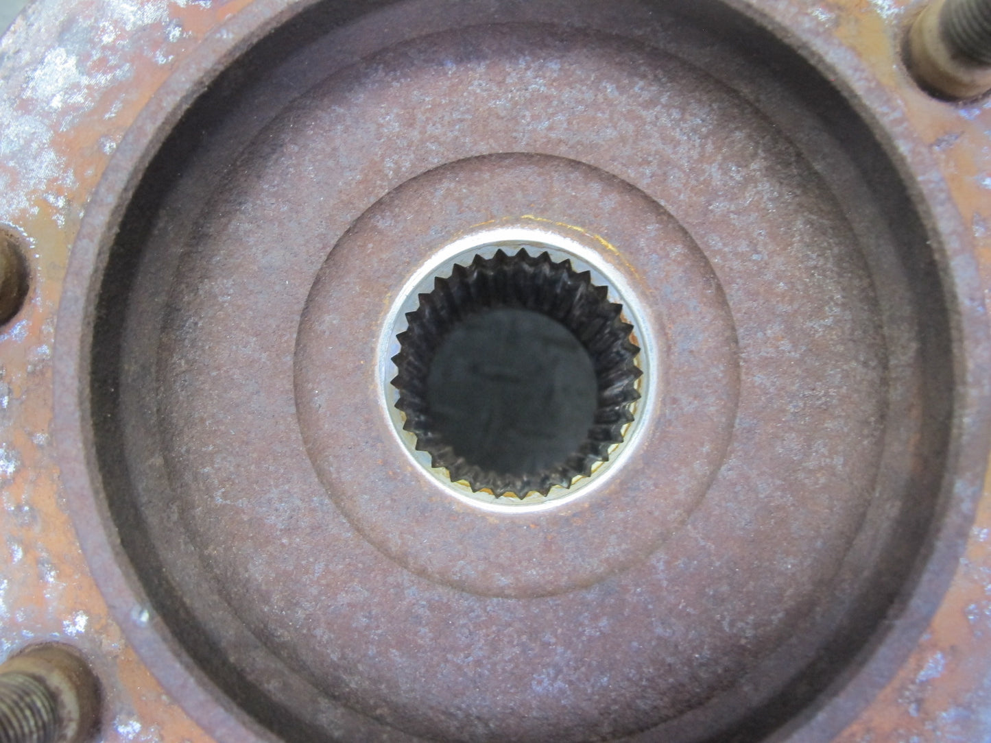 2003-2007 Hummer H2 Front Left Driver Side Spindle Knuckle Wheel Hub