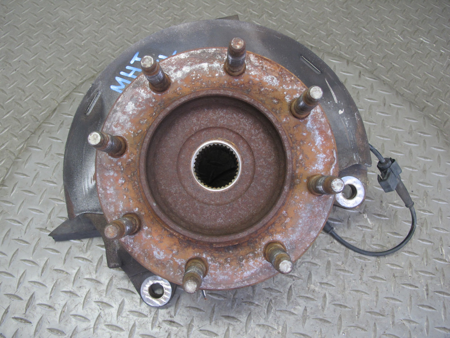 2003-2007 Hummer H2 Front Left Driver Side Spindle Knuckle Wheel Hub