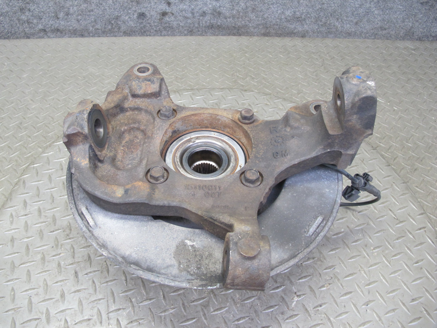 2003-2007 Hummer H2 Front Left Driver Side Spindle Knuckle Wheel Hub