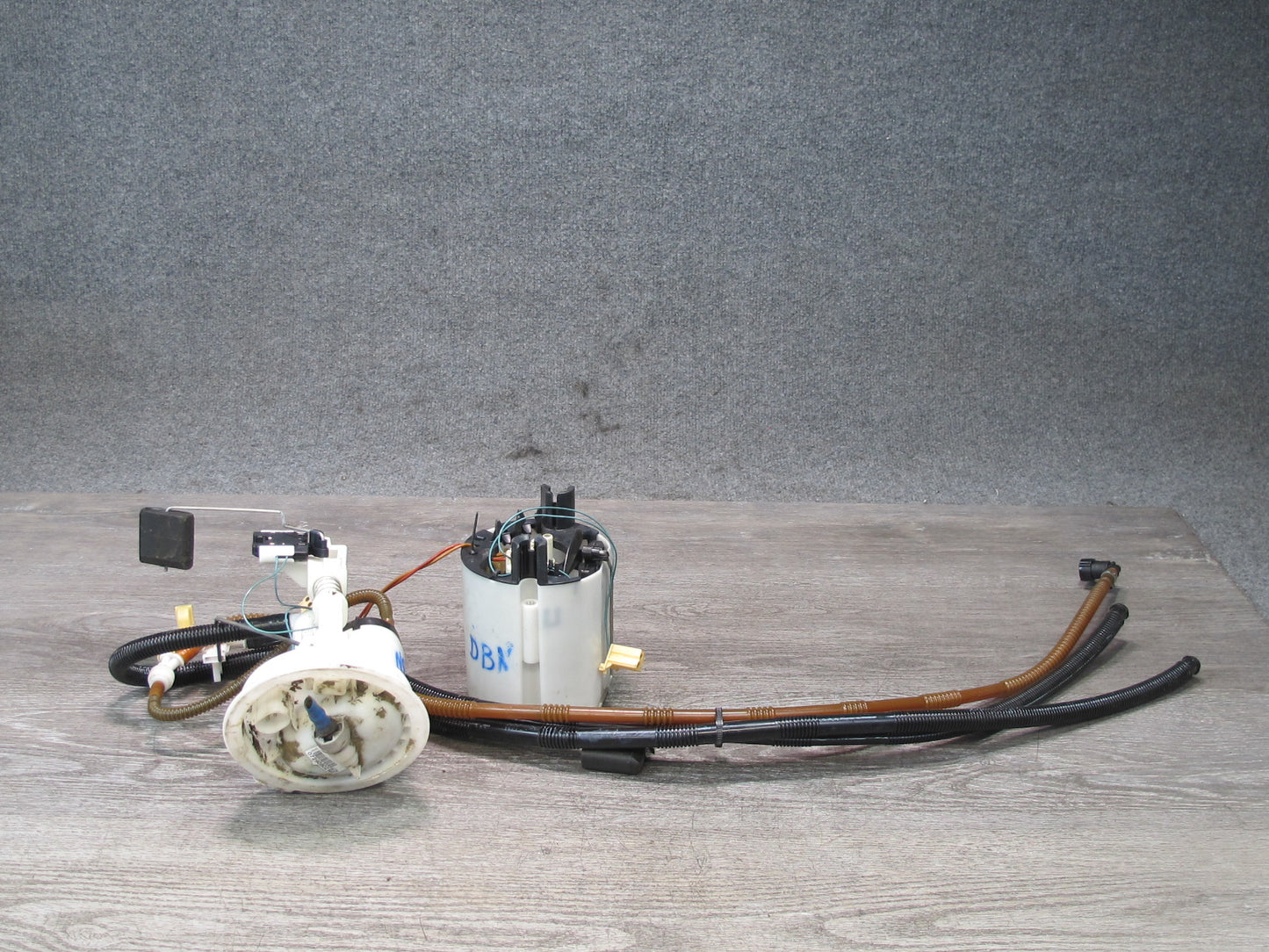 08-13 BMW E82 E88 135i N54 Set of 2 Fuel Pump Level Sensor Sending Unit OEM