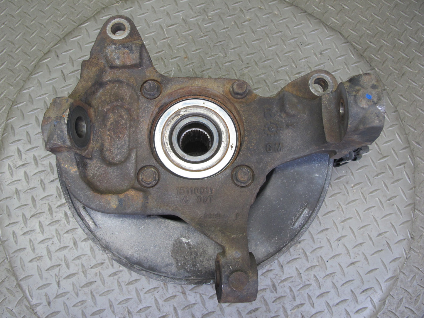 2003-2007 Hummer H2 Front Left Driver Side Spindle Knuckle Wheel Hub