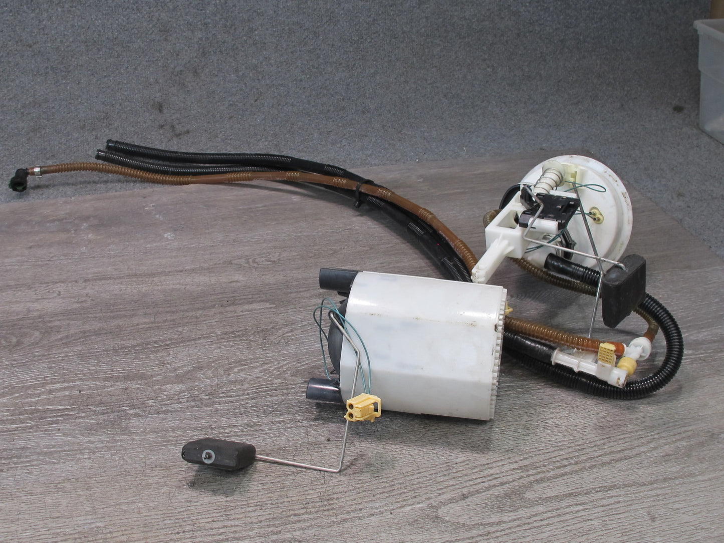 08-13 BMW E82 E88 135i N54 Set of 2 Fuel Pump Level Sensor Sending Unit OEM