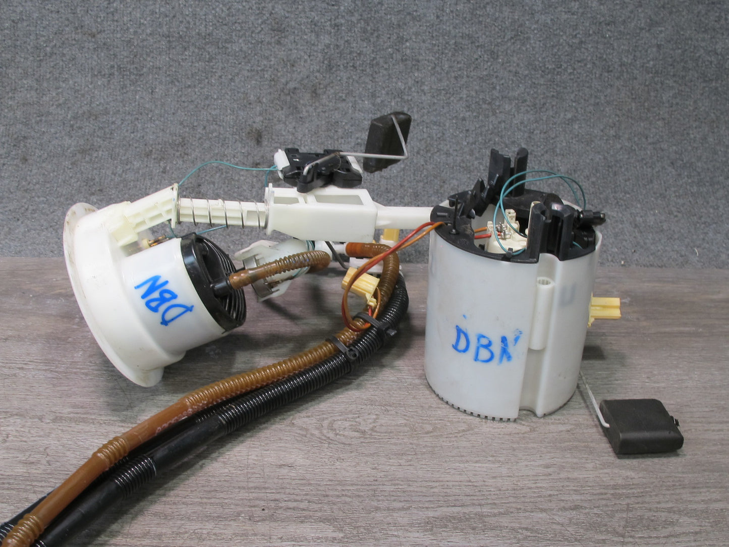 08-13 BMW E82 E88 135i N54 Set of 2 Fuel Pump Level Sensor Sending Unit OEM