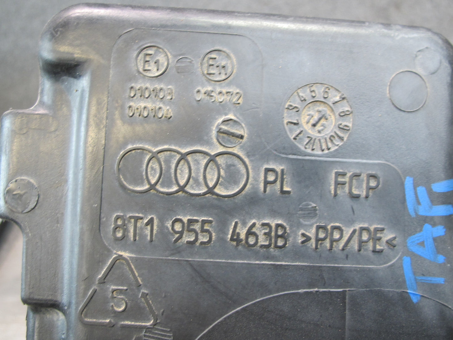 10-16 Audi B8 A4 S4 Windshield Washer Reservoir Filler Neck 8T1955463B OEM