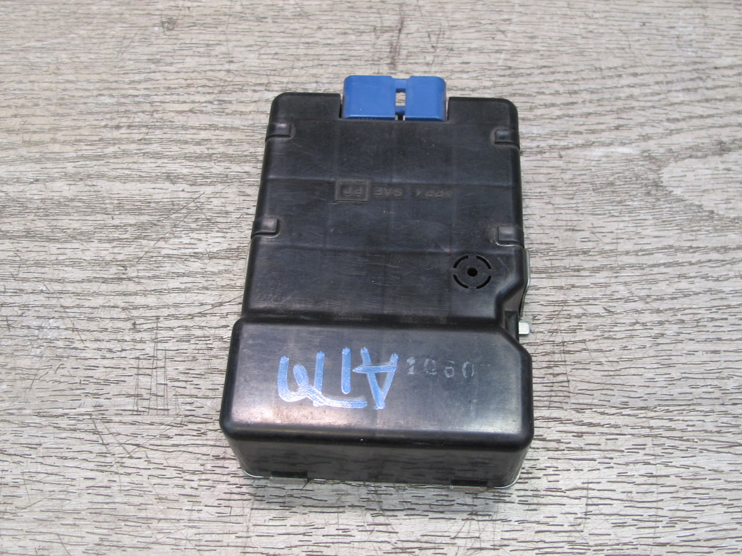 96-98 Toyota MARK2 JZX100 Comfort Control Module OEM