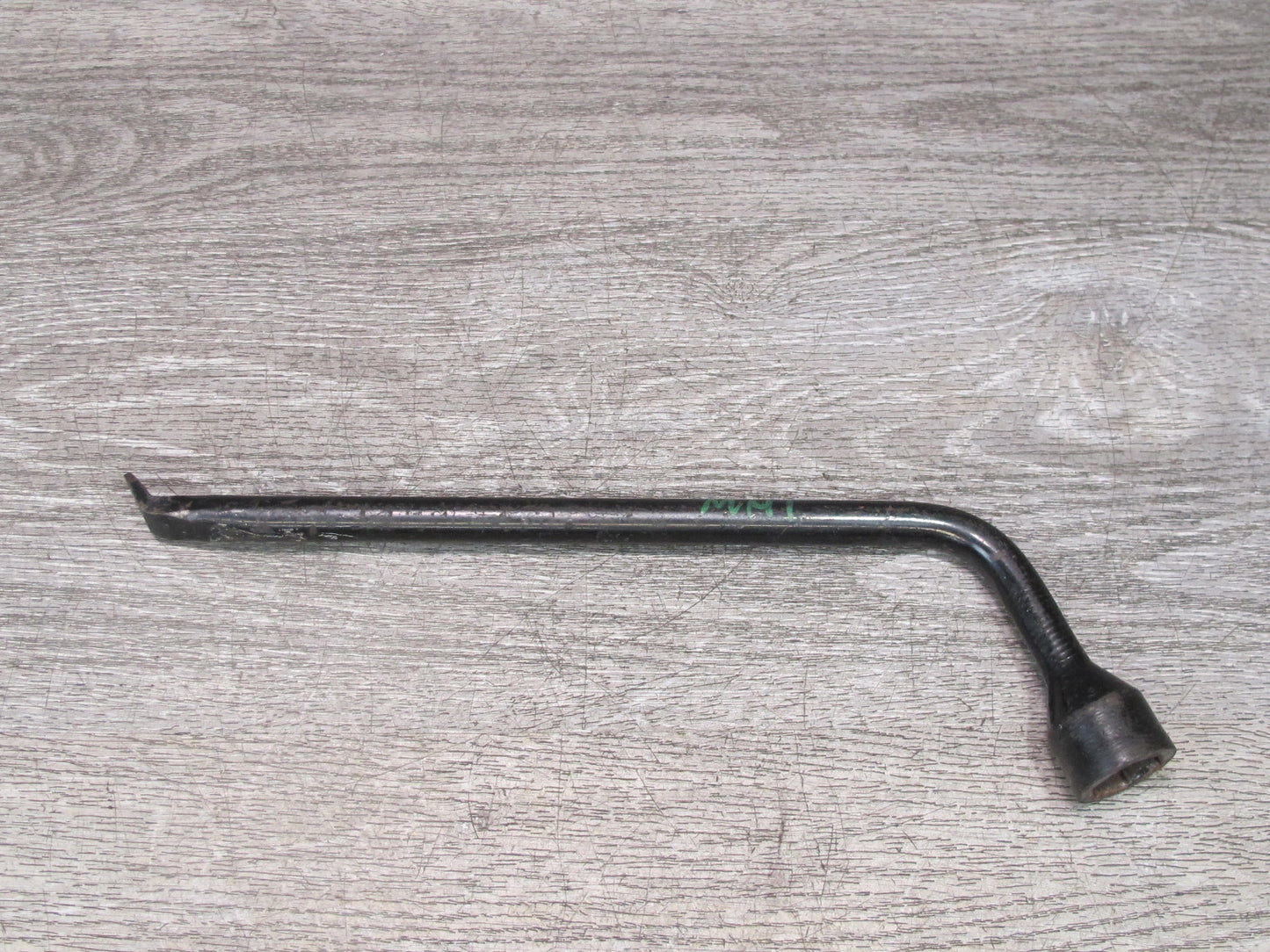 2003-2009 Hummer H2 Emergency Spare Tire Wheel LUG NUT Wrench