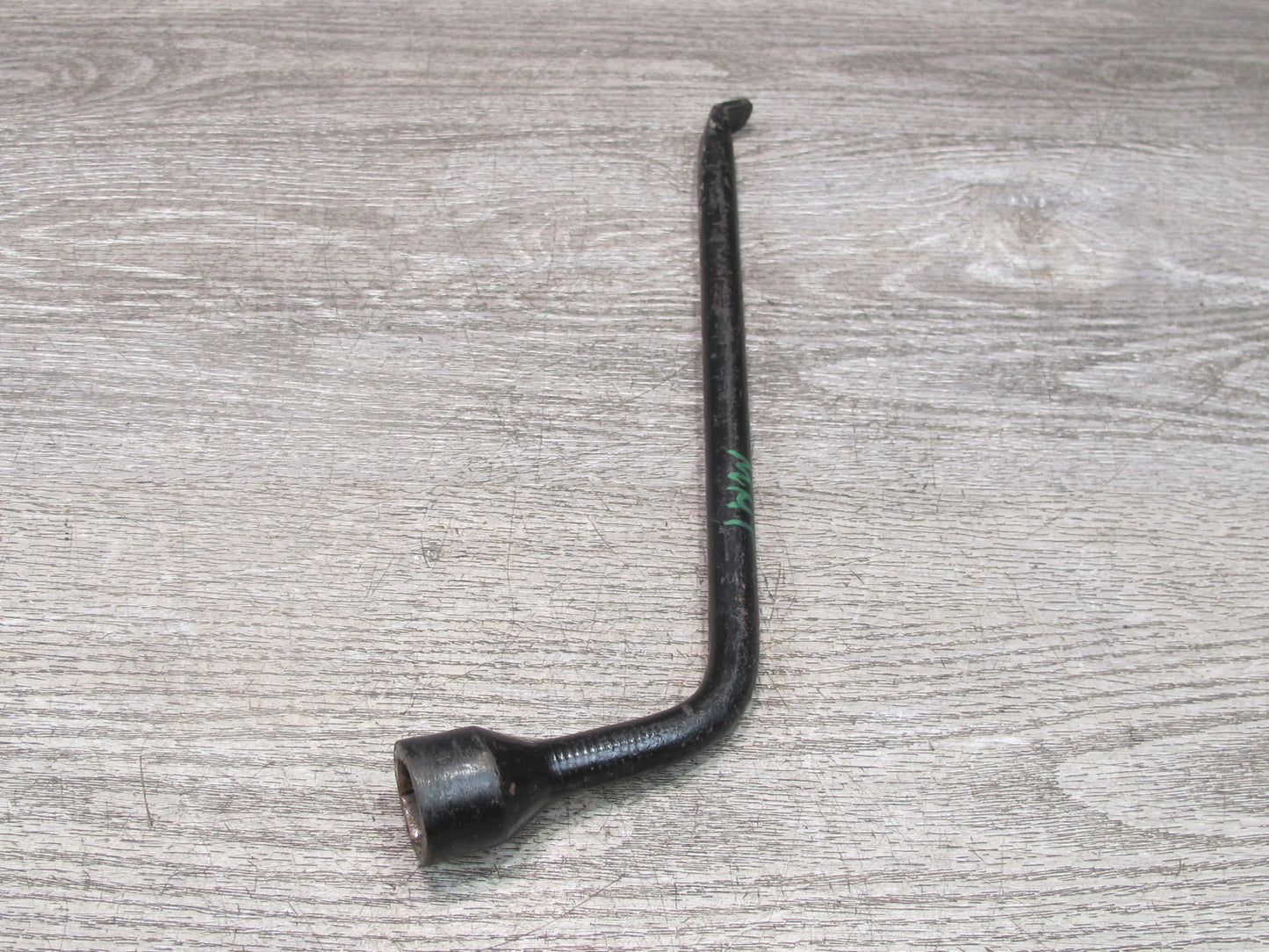 2003-2009 Hummer H2 Emergency Spare Tire Wheel LUG NUT Wrench