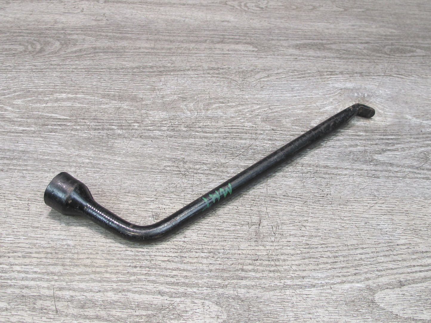 2003-2009 Hummer H2 Emergency Spare Tire Wheel LUG NUT Wrench