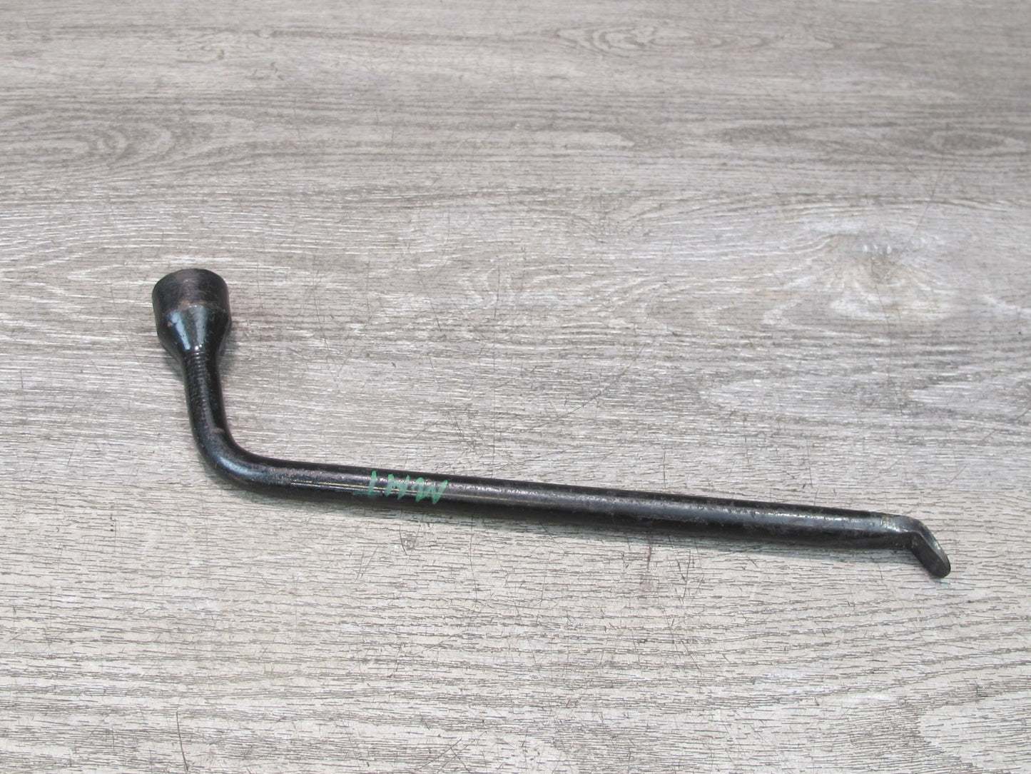 2003-2009 Hummer H2 Emergency Spare Tire Wheel LUG NUT Wrench