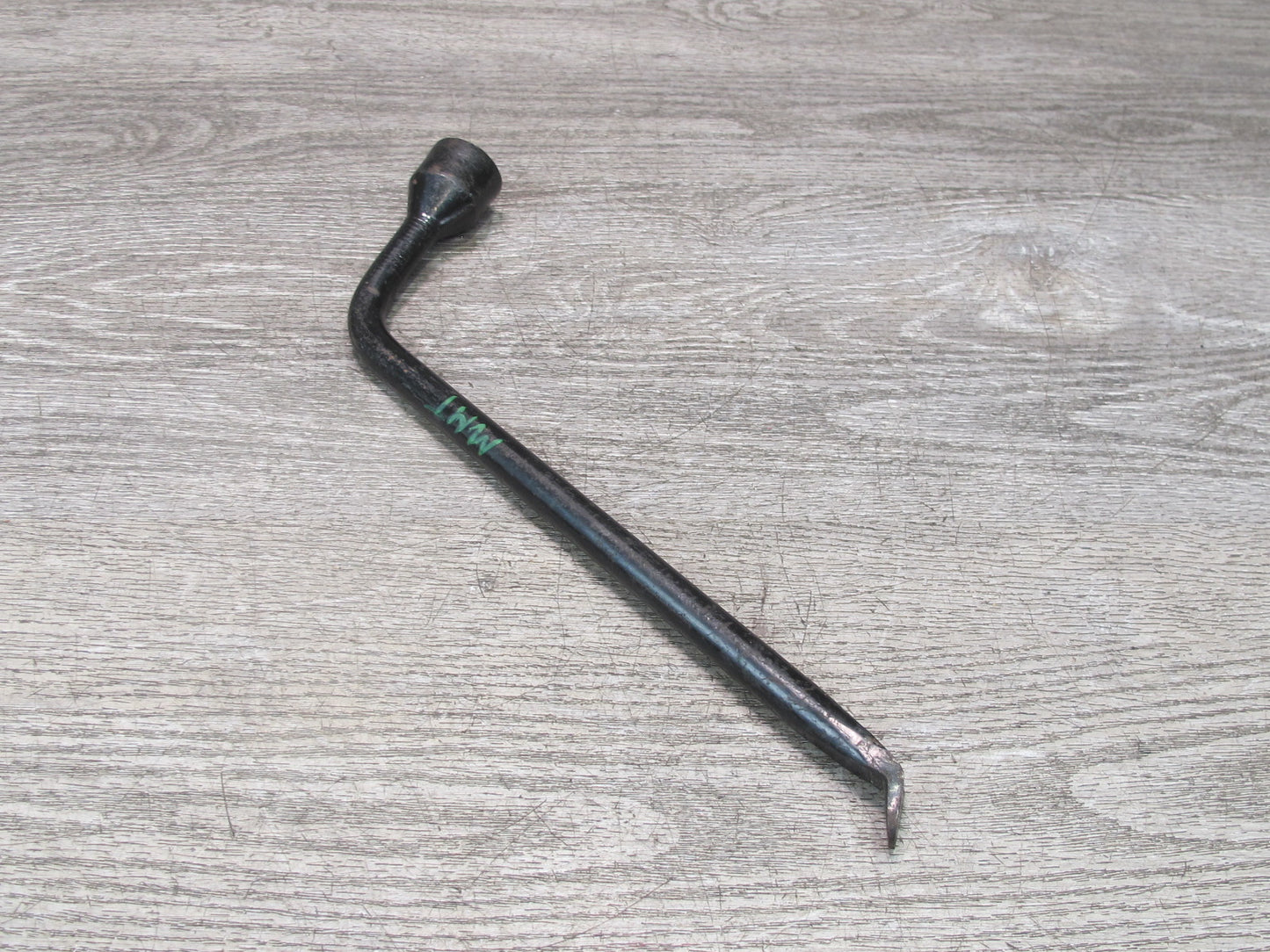 2003-2009 Hummer H2 Emergency Spare Tire Wheel LUG NUT Wrench