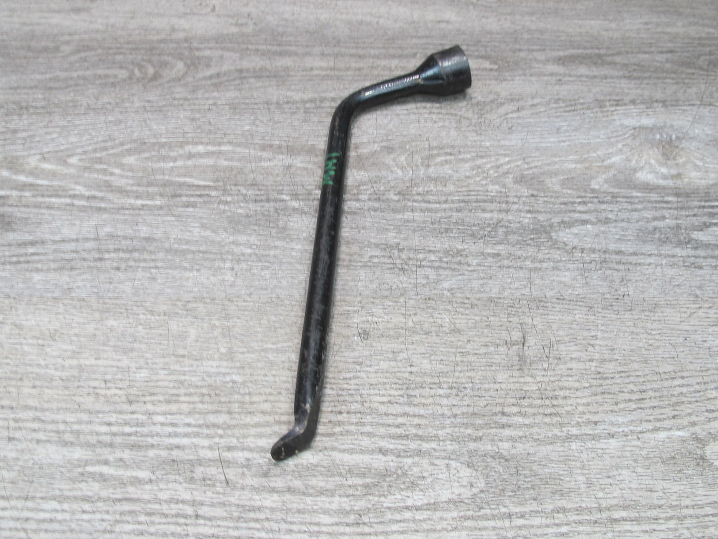 2003-2009 Hummer H2 Emergency Spare Tire Wheel LUG NUT Wrench