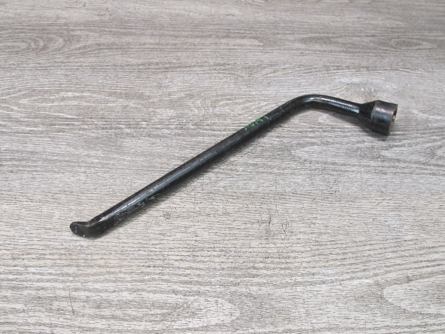 2003-2009 Hummer H2 Emergency Spare Tire Wheel LUG NUT Wrench